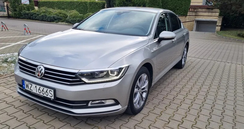 volkswagen passat Volkswagen Passat cena 75900 przebieg: 137584, rok produkcji 2016 z Nowa Ruda